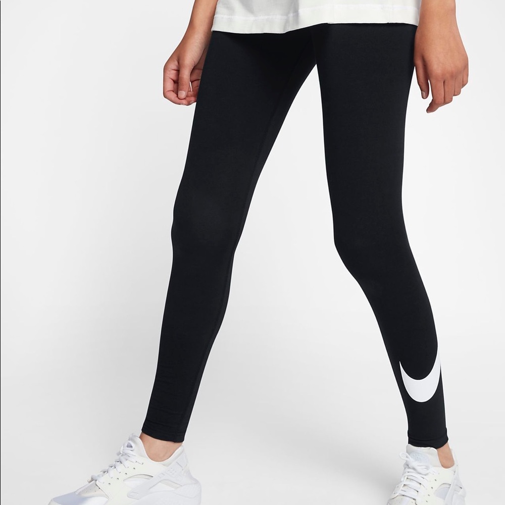 Nike Swoosh Leggings